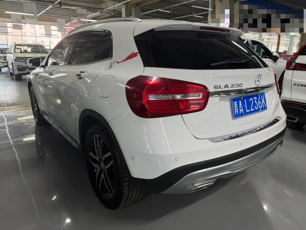 Mercedes-Benz Mercedes-Benz GLA