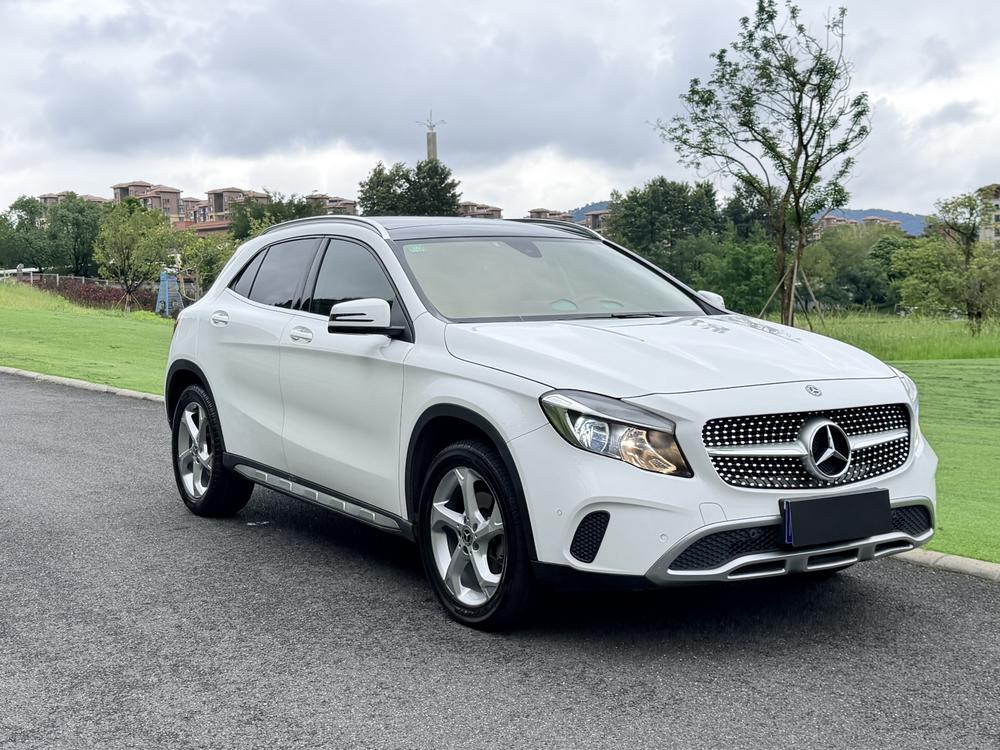 Mercedes-Benz Mercedes-Benz GLA