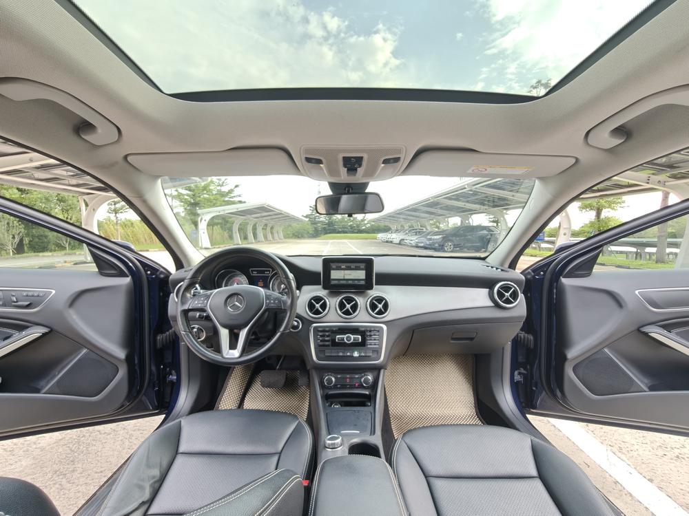 Mercedes-Benz Mercedes-Benz GLA