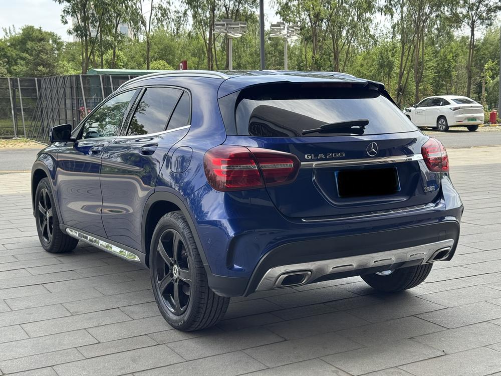 Mercedes-Benz Mercedes-Benz GLA