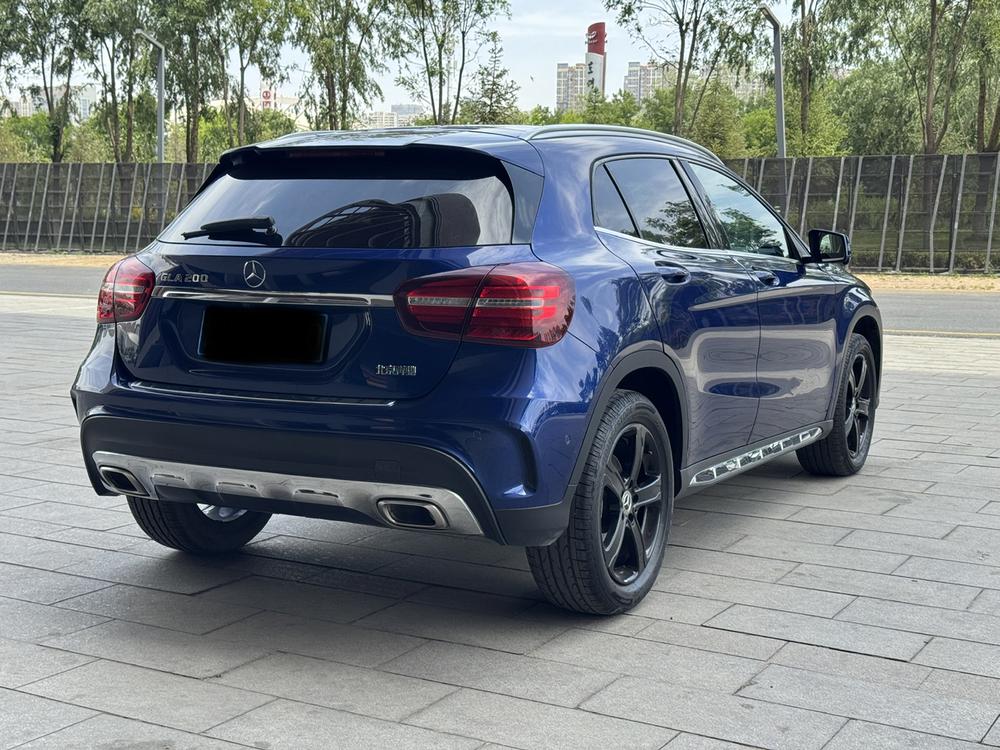 Mercedes-Benz Mercedes-Benz GLA