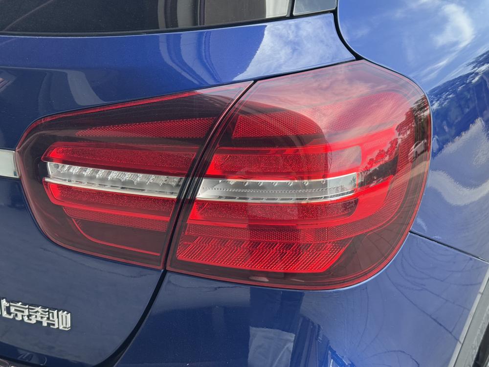 Mercedes-Benz Mercedes-Benz GLA