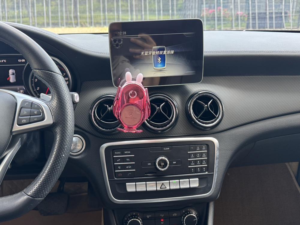 Mercedes-Benz Mercedes-Benz GLA