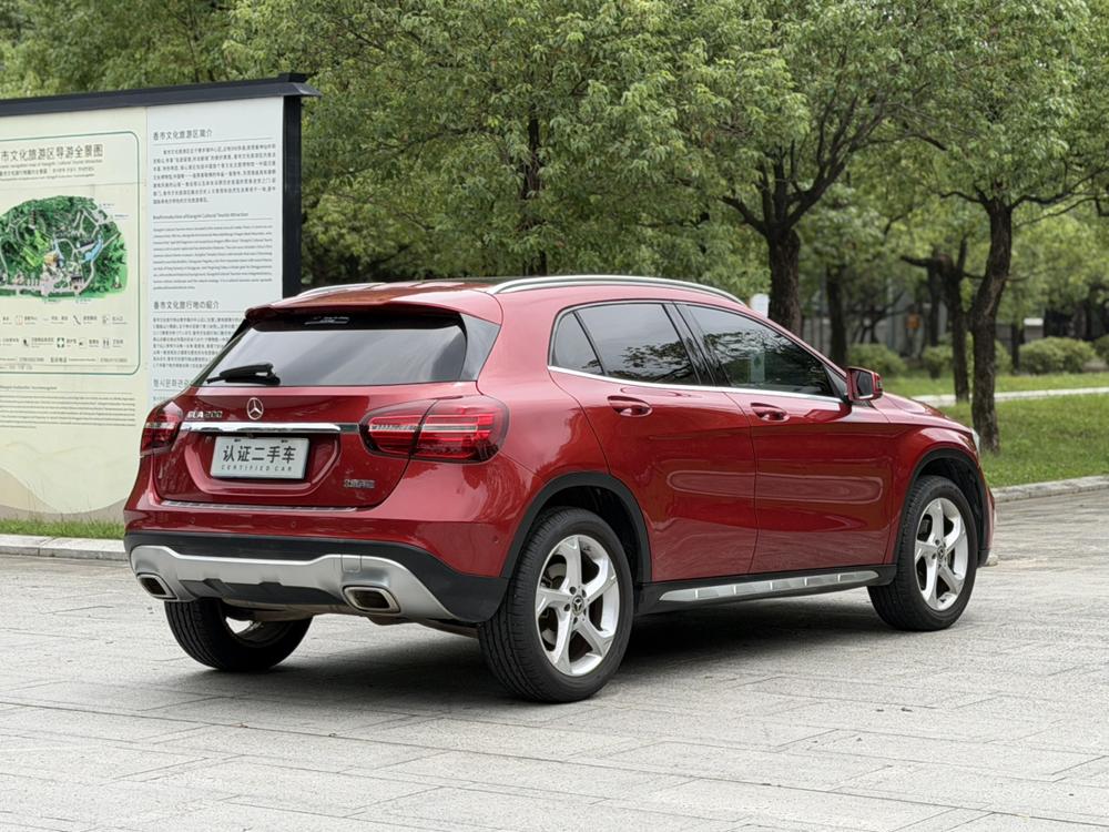 Mercedes-Benz Mercedes-Benz GLA