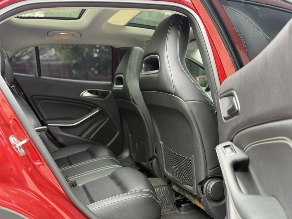 Mercedes-Benz Mercedes-Benz GLA