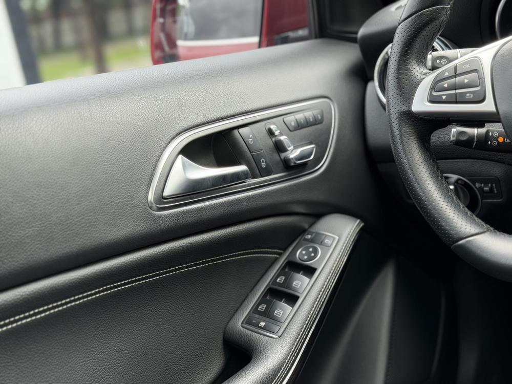 Mercedes-Benz Mercedes-Benz GLA