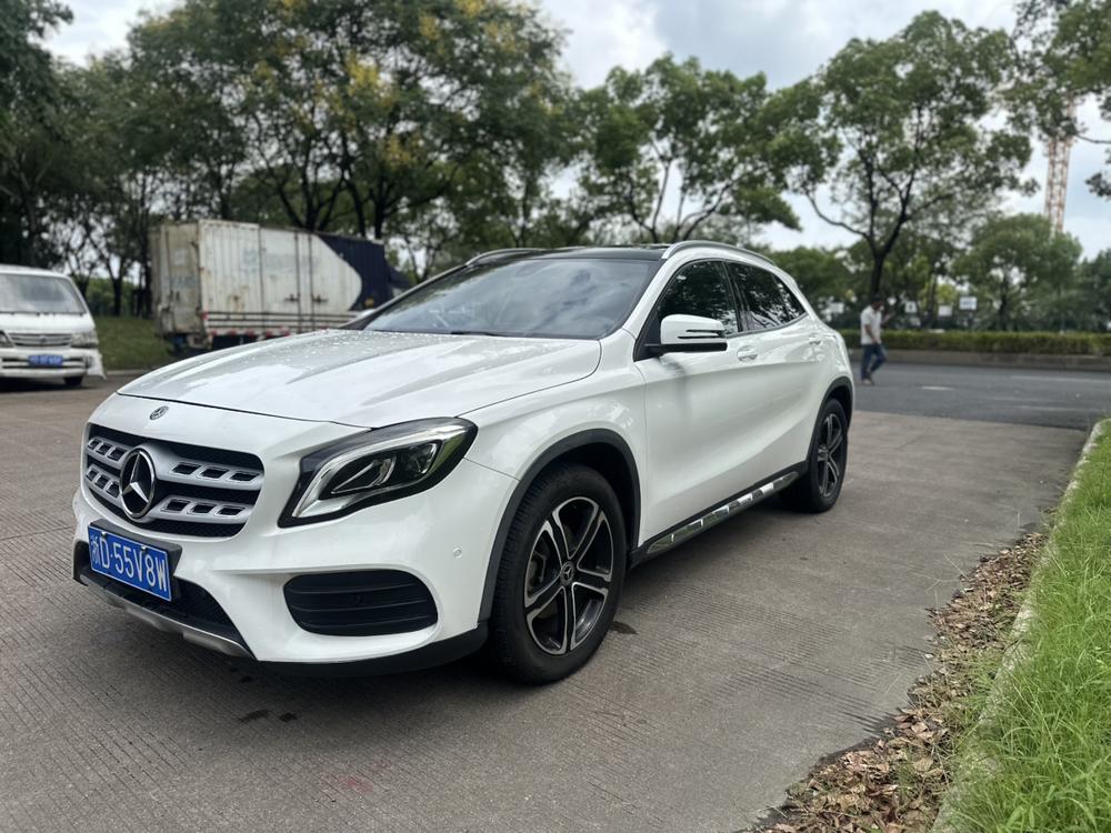 Mercedes-Benz Mercedes-Benz GLA