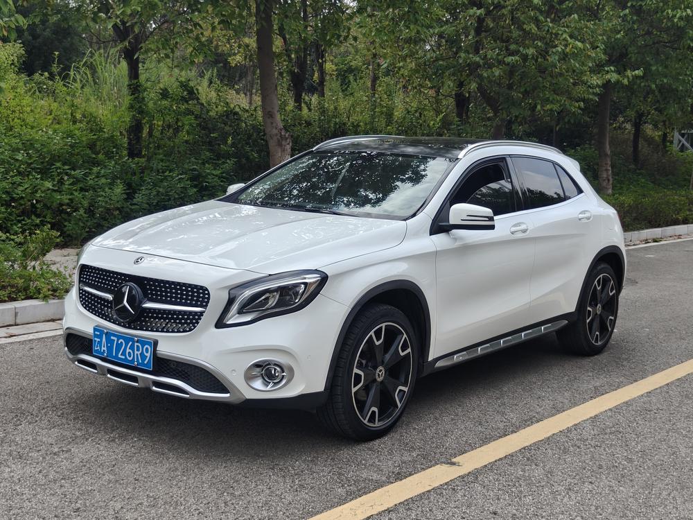 Mercedes-Benz Mercedes-Benz GLA