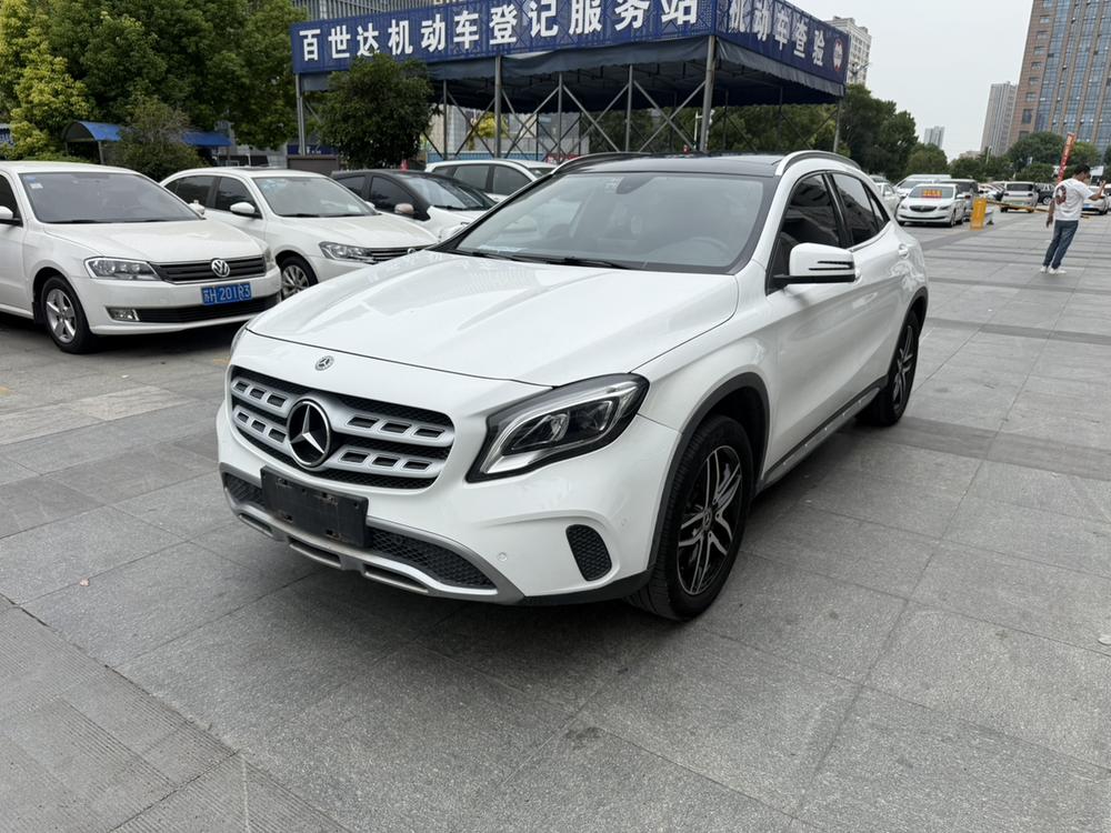 Mercedes-Benz Mercedes-Benz GLA