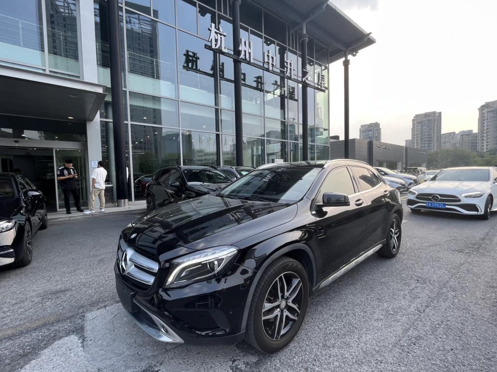 Mercedes-Benz Mercedes-Benz GLA