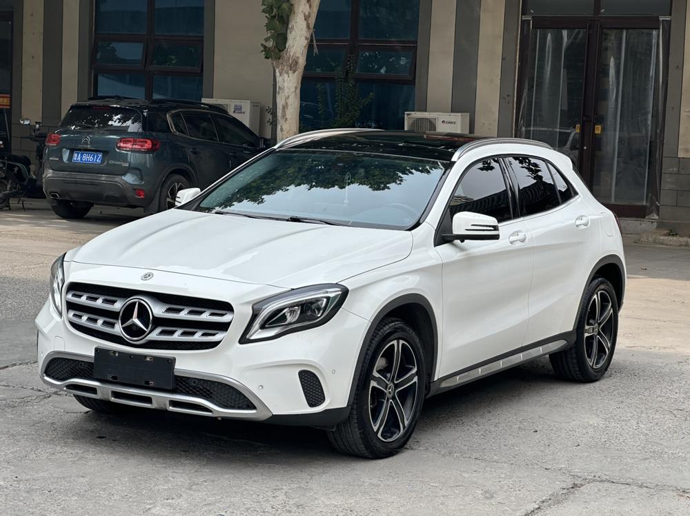 Mercedes-Benz Mercedes-Benz GLA