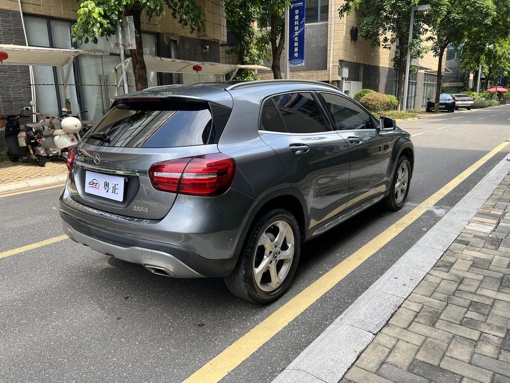 Mercedes-Benz Mercedes-Benz GLA