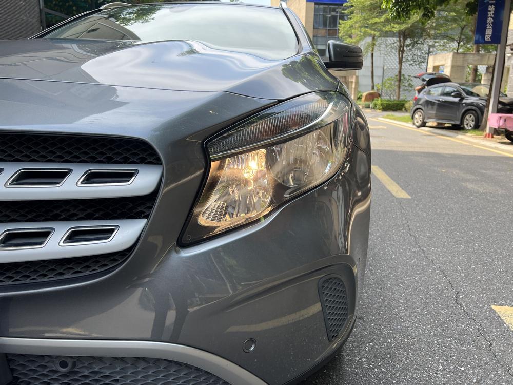 Mercedes-Benz Mercedes-Benz GLA
