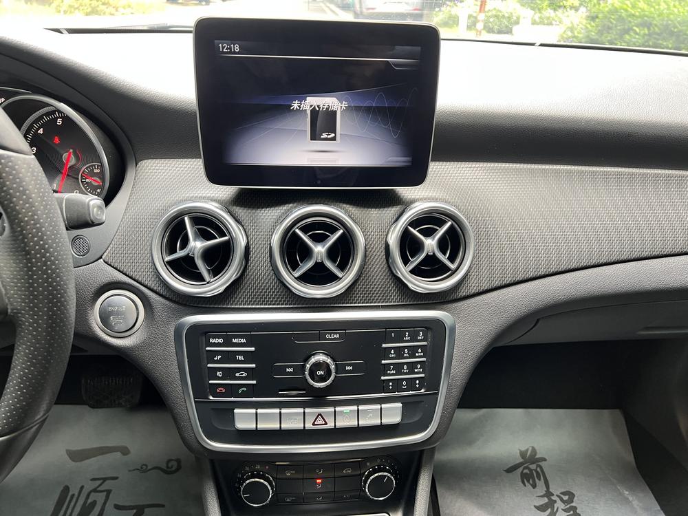 Mercedes-Benz Mercedes-Benz GLA