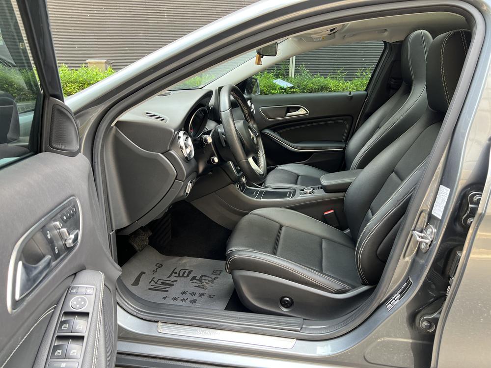 Mercedes-Benz Mercedes-Benz GLA