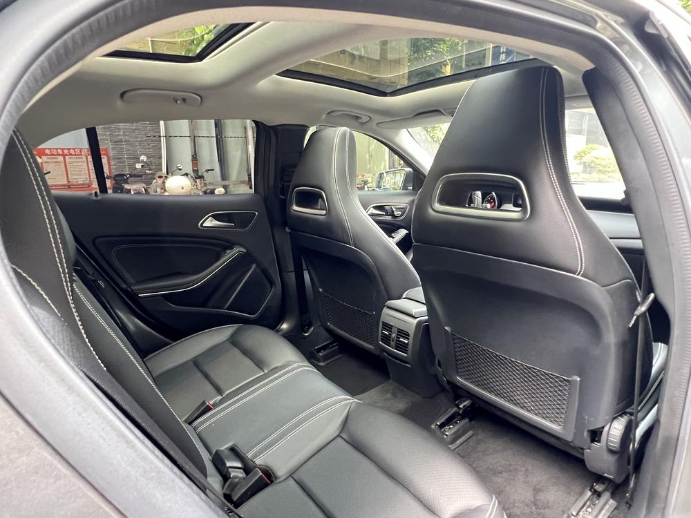 Mercedes-Benz Mercedes-Benz GLA