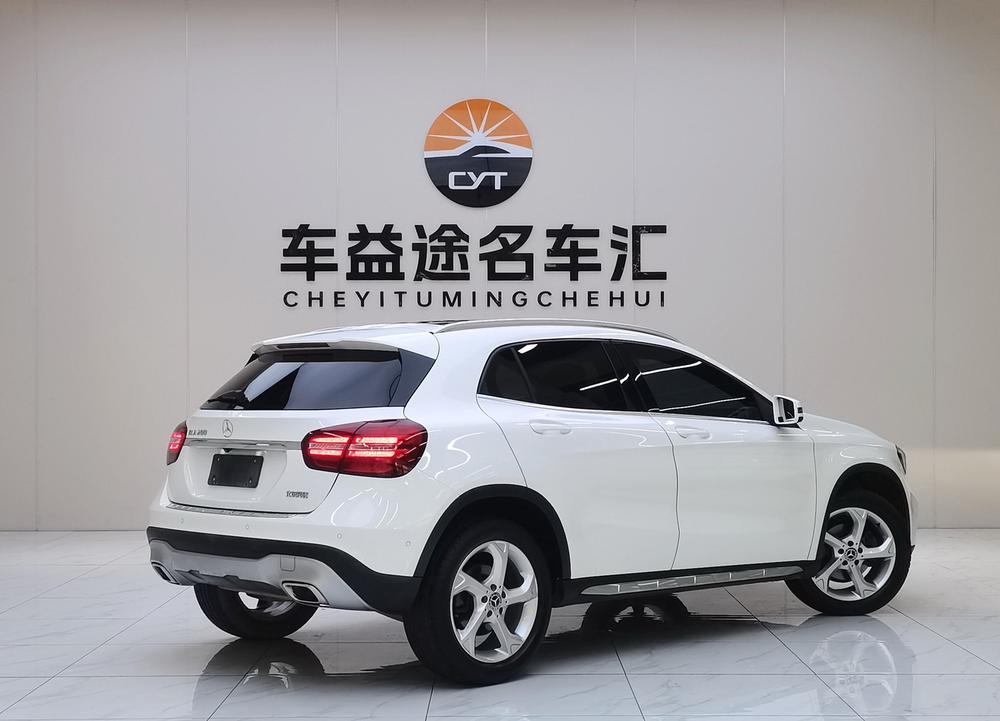 Mercedes-Benz Mercedes-Benz GLA
