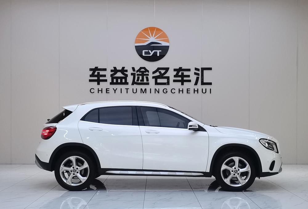 Mercedes-Benz Mercedes-Benz GLA