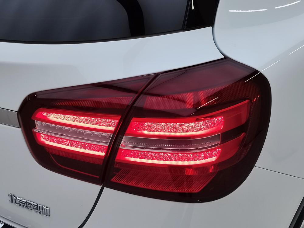 Mercedes-Benz Mercedes-Benz GLA