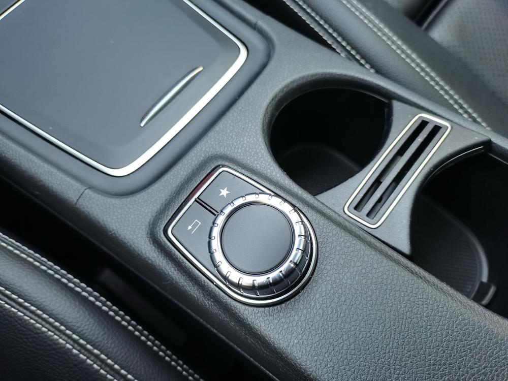 Mercedes-Benz Mercedes-Benz GLA