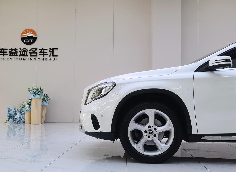 Mercedes-Benz Mercedes-Benz GLA