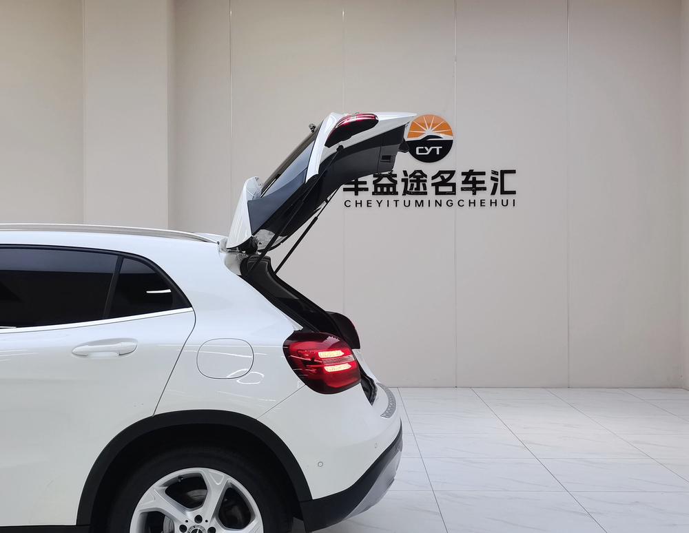 Mercedes-Benz Mercedes-Benz GLA