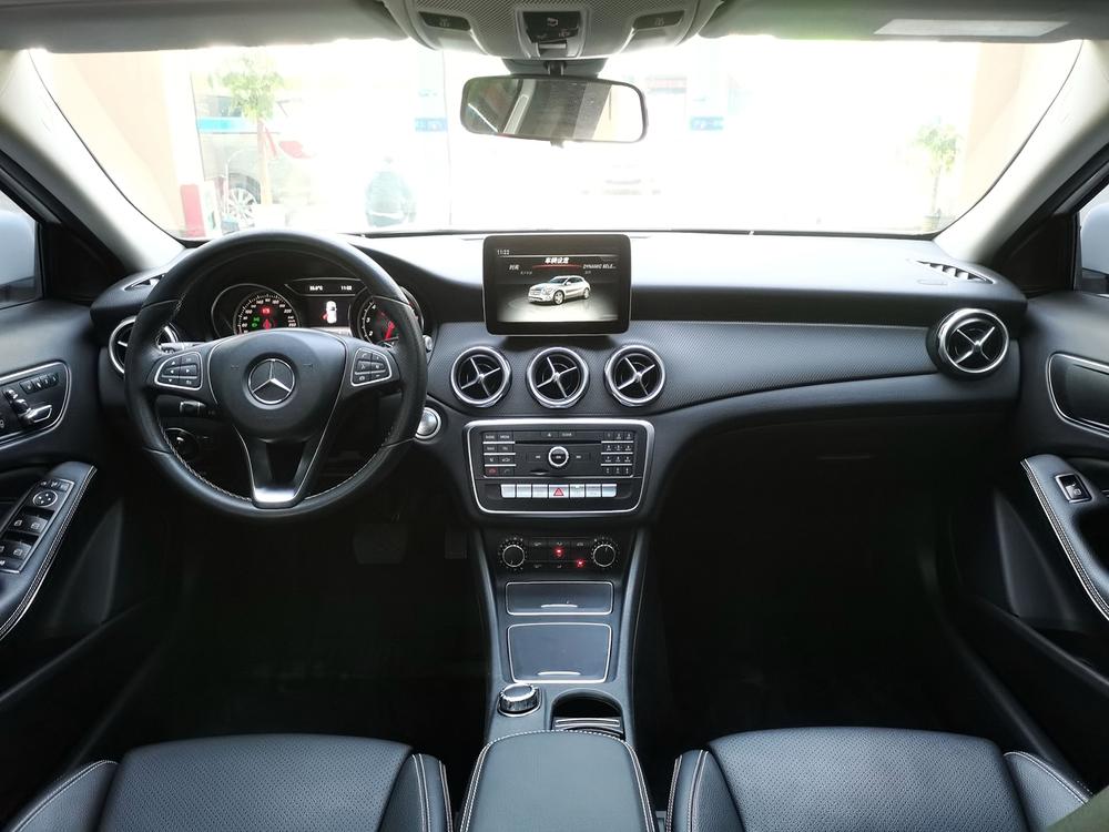 Mercedes-Benz Mercedes-Benz GLA
