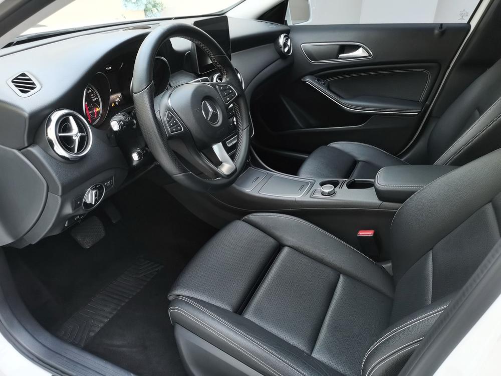 Mercedes-Benz Mercedes-Benz GLA