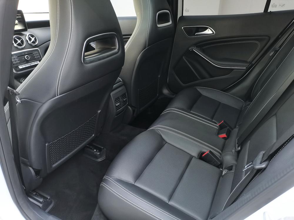 Mercedes-Benz Mercedes-Benz GLA