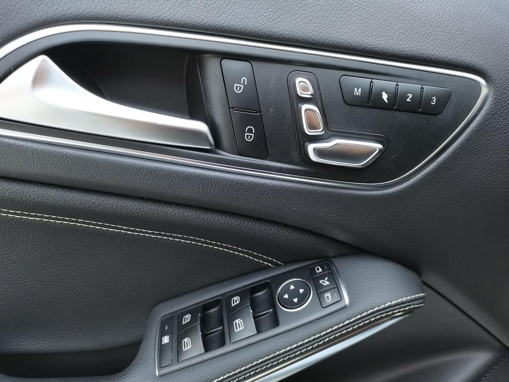 Mercedes-Benz Mercedes-Benz GLA