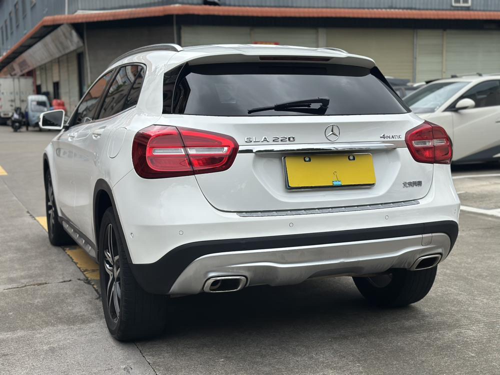 Mercedes-Benz Mercedes-Benz GLA