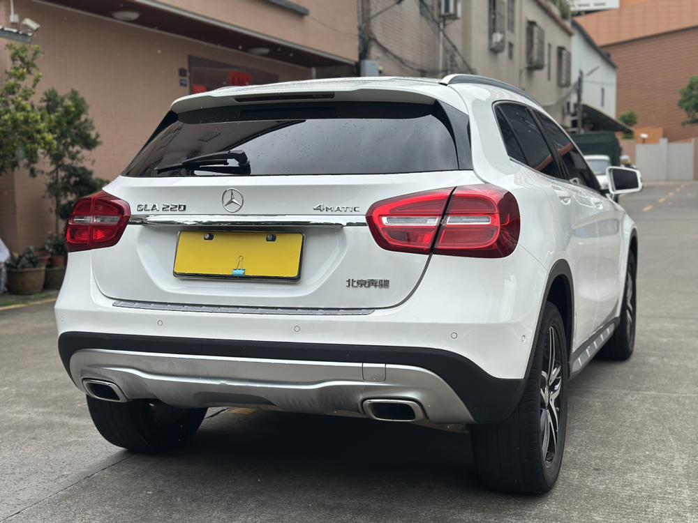 Mercedes-Benz Mercedes-Benz GLA