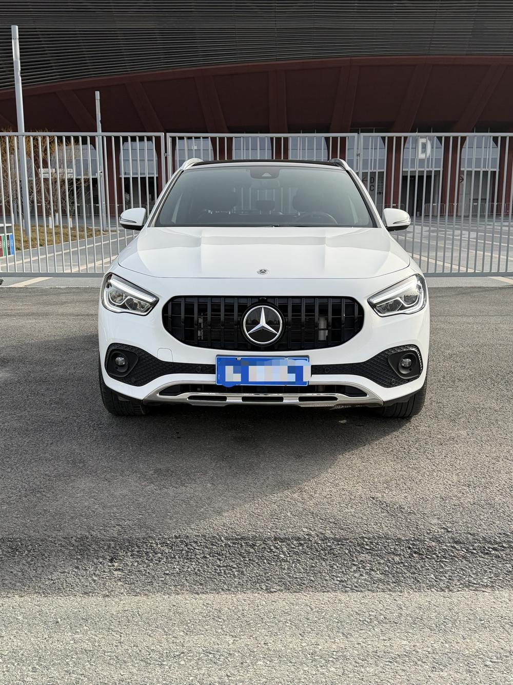 Mercedes-Benz Mercedes-Benz GLA