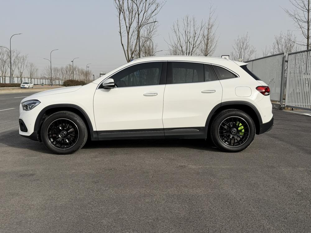 Mercedes-Benz Mercedes-Benz GLA
