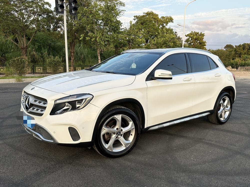 Mercedes-Benz Mercedes-Benz GLA