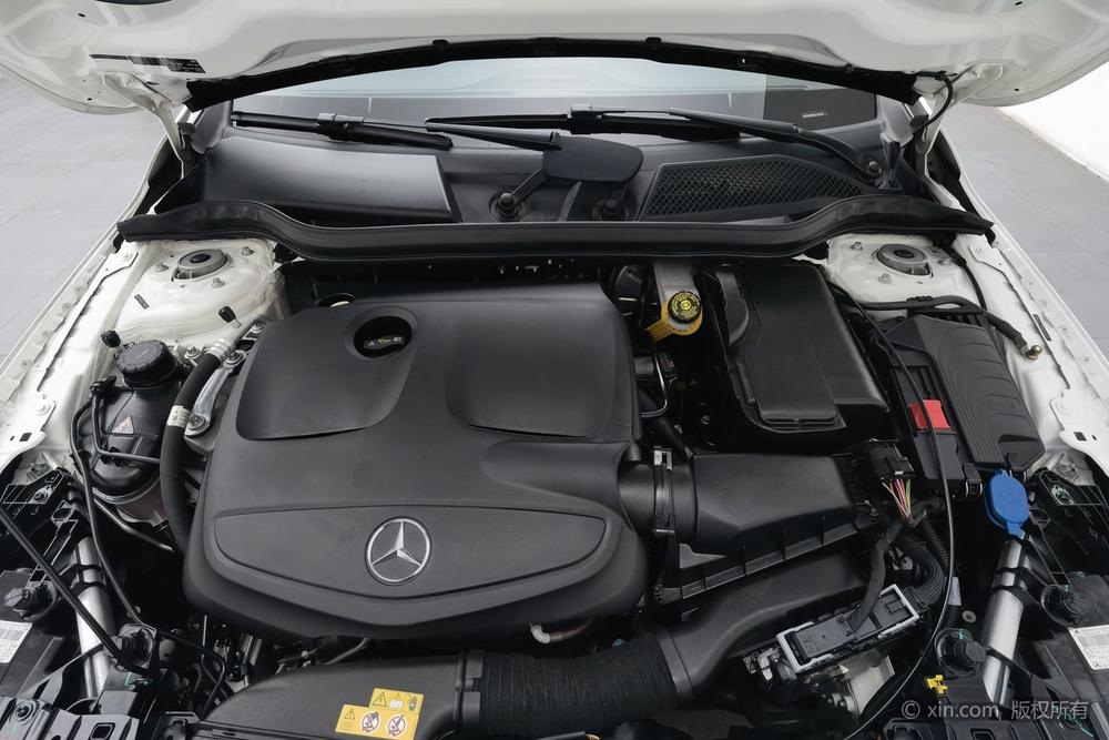 Mercedes-Benz Mercedes-Benz GLA