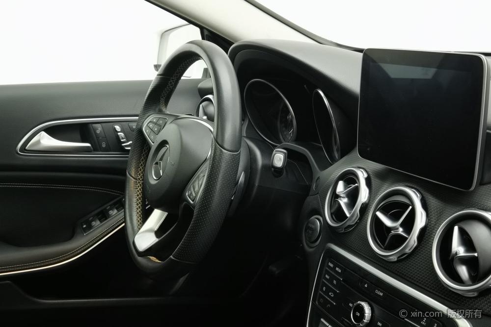 Mercedes-Benz Mercedes-Benz GLA