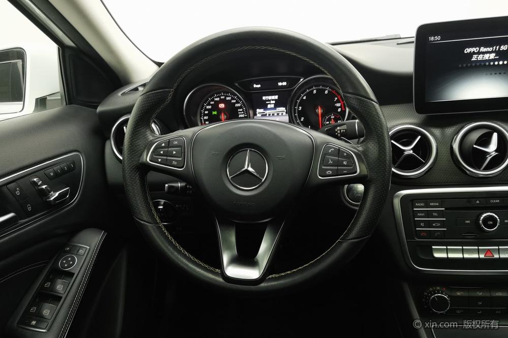 Mercedes-Benz Mercedes-Benz GLA