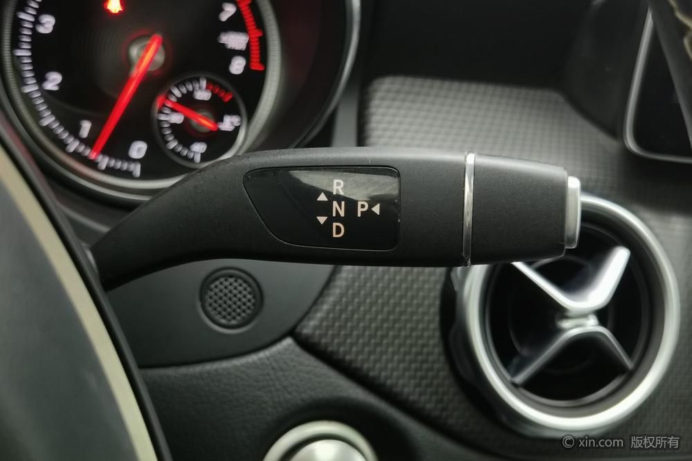 Mercedes-Benz Mercedes-Benz GLA