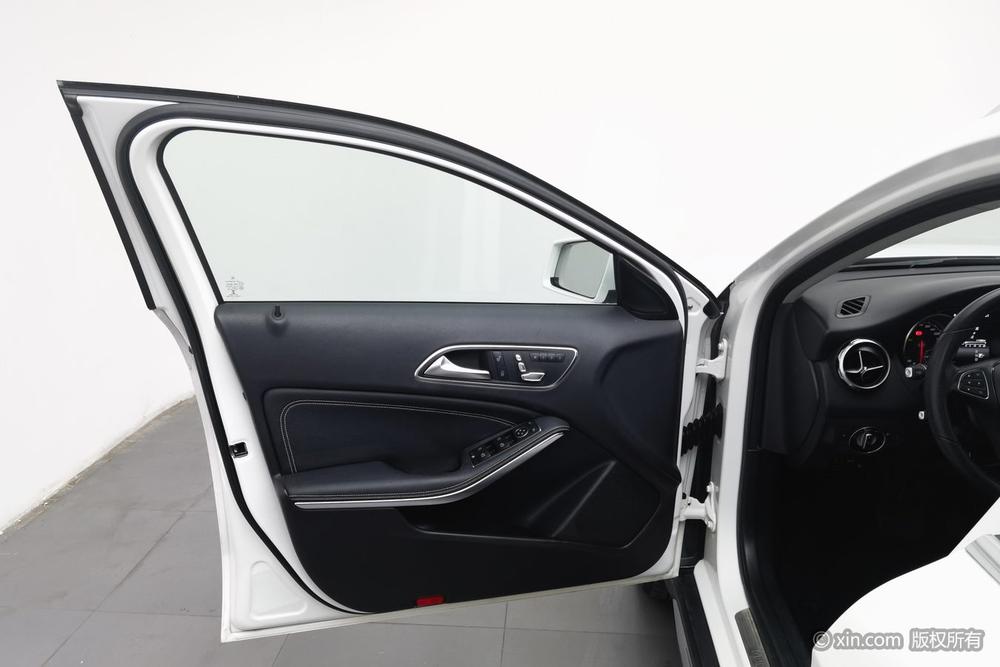 Mercedes-Benz Mercedes-Benz GLA