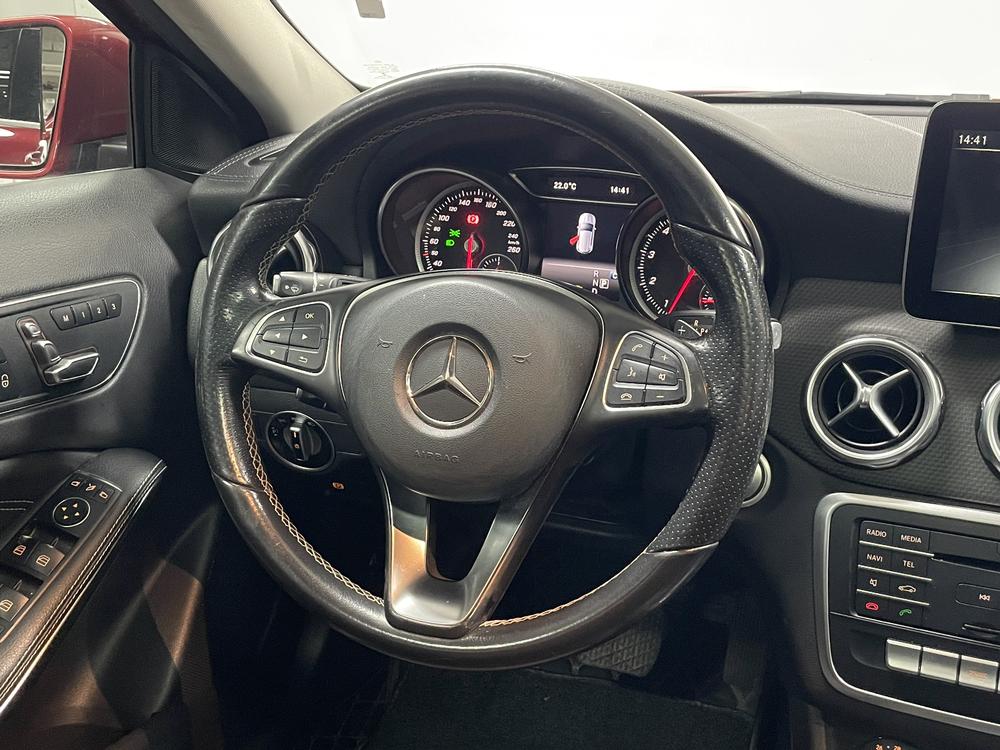 Mercedes-Benz Mercedes-Benz GLA