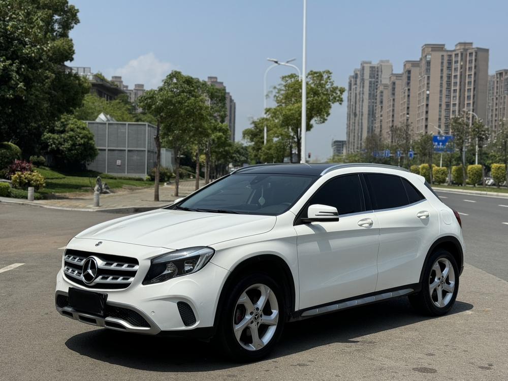 Mercedes-Benz Mercedes-Benz GLA
