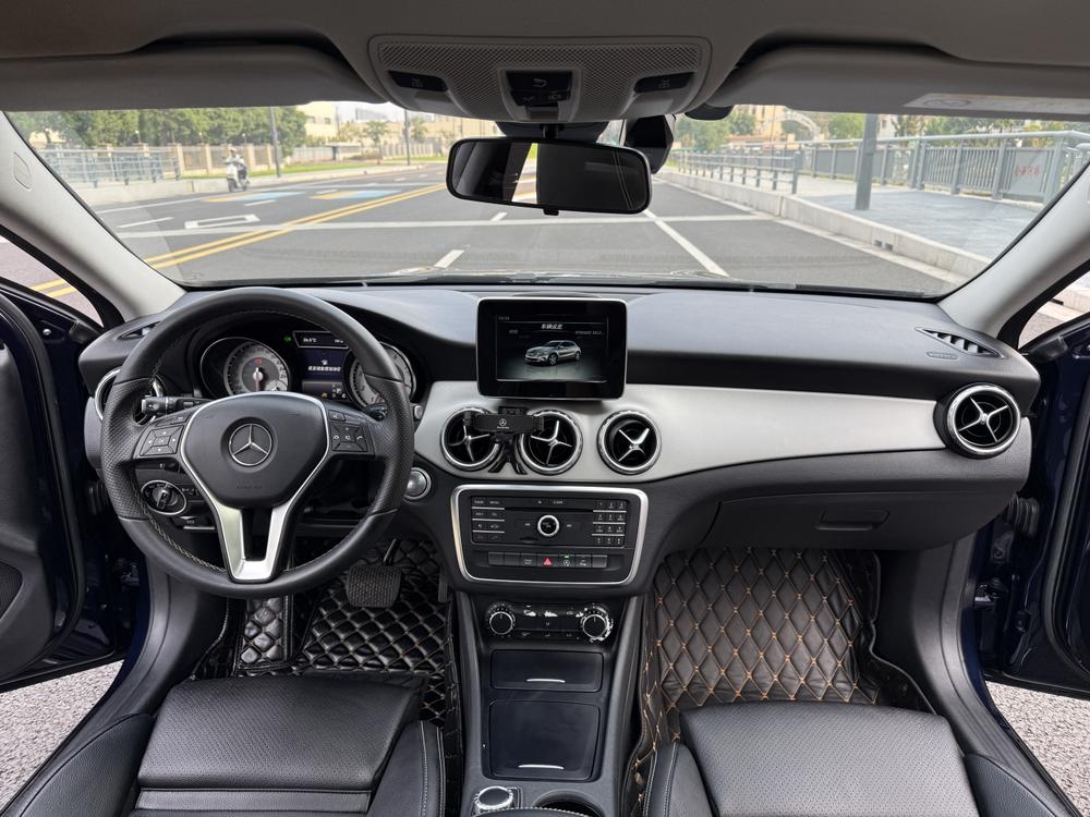 Mercedes-Benz Mercedes-Benz GLA