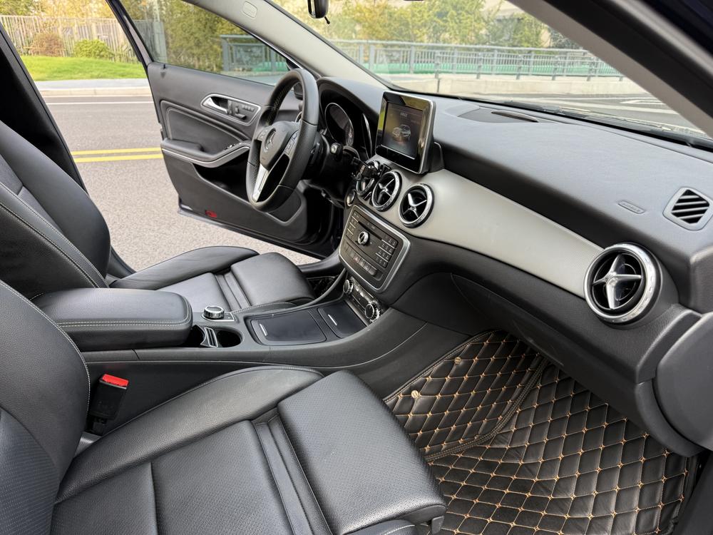 Mercedes-Benz Mercedes-Benz GLA