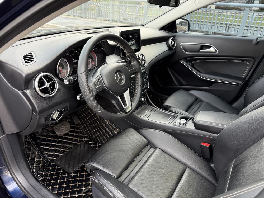 Mercedes-Benz Mercedes-Benz GLA