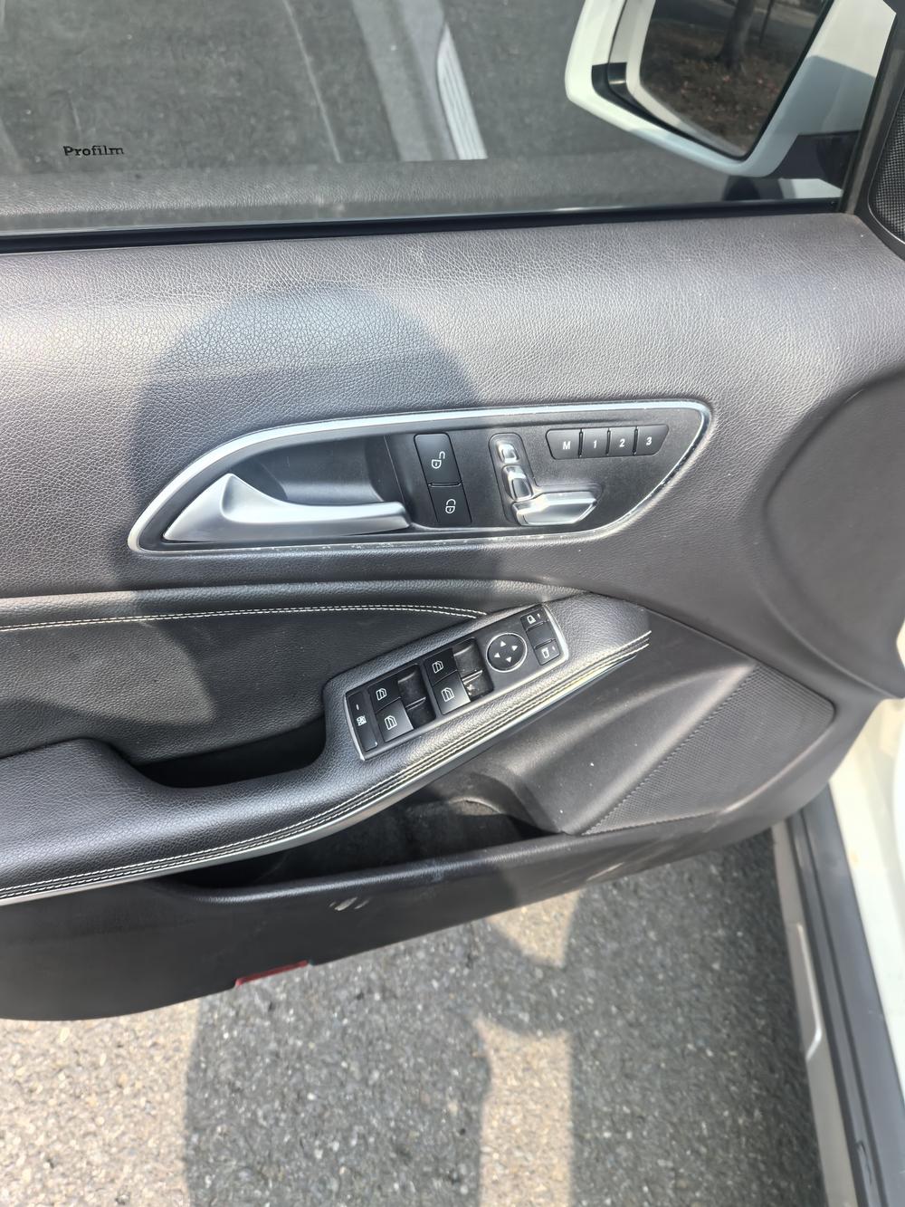Mercedes-Benz Mercedes-Benz GLA