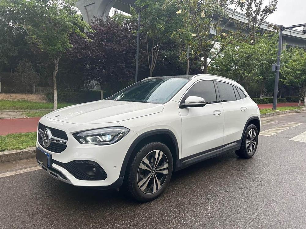 Mercedes-Benz Mercedes-Benz GLA