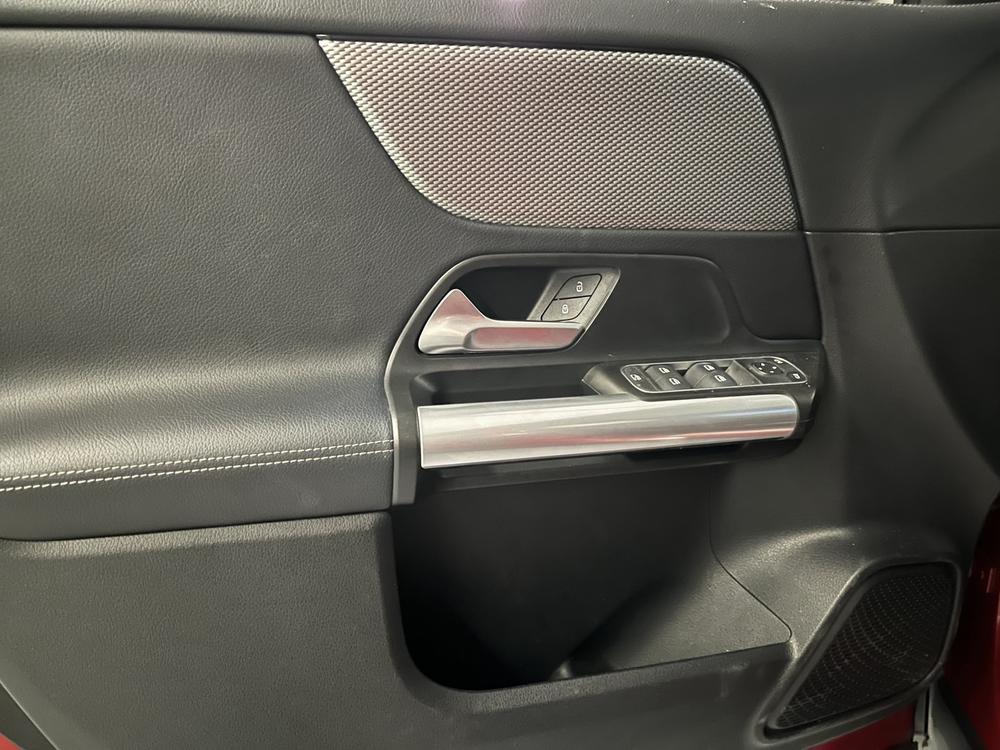 Mercedes-Benz Mercedes-Benz GLA