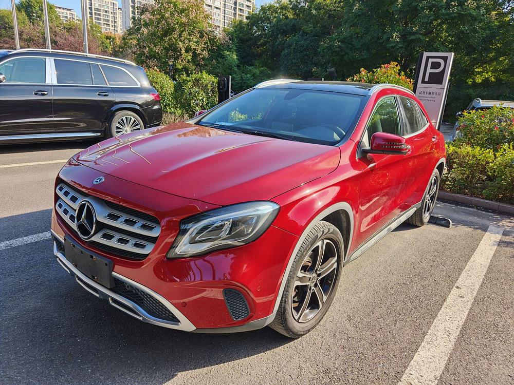 Mercedes-Benz Mercedes-Benz GLA