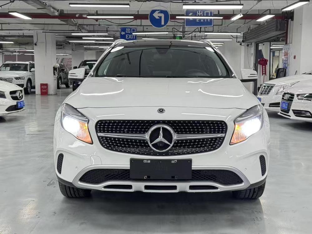 Mercedes-Benz Mercedes-Benz GLA